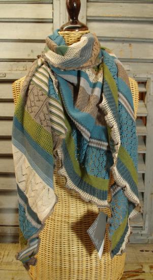 Preview: Invero Dreiecktuch Kyra Düne, reine Merinowolle